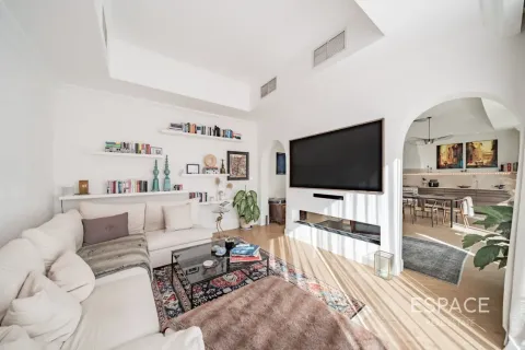 Купить виллу в Aseel, Арабиан Ранчес, Дубай: 5 спален, 342м², № 122405 - фото 2