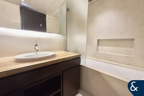 Снять в аренду квартиру в Даунтаун Дубай (Даунтаун Бурдж Дубай), Дубай: 2 спальни, 152м², № 79125 - фото 20