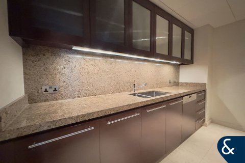 Снять в аренду квартиру в Даунтаун Дубай (Даунтаун Бурдж Дубай), Дубай: 2 спальни, 152м², № 79125 - фото 3