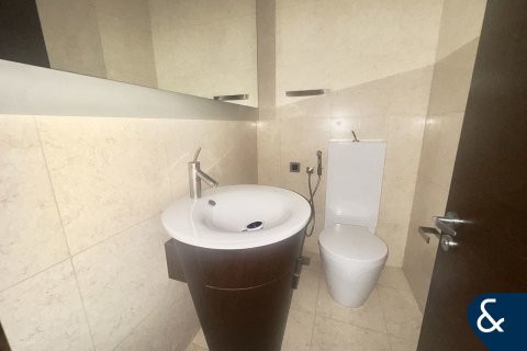 Снять в аренду квартиру в Даунтаун Дубай (Даунтаун Бурдж Дубай), Дубай: 2 спальни, 152м², № 79125 - фото 4