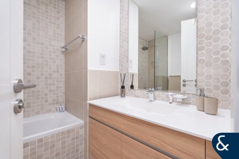 Apartamento en Al Andalus, Jumeirah Golf Estates, Dubai, 1 dormitorio, 71 m², № 79127 - foto 8