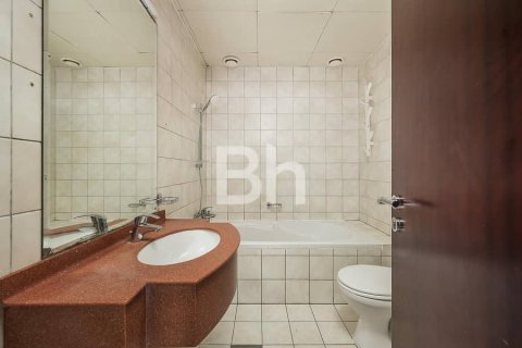 Apartment in Jumeirah Lake Towers, Dubai 2 bedrooms, 151 sq.m. № 56745 - photo 13