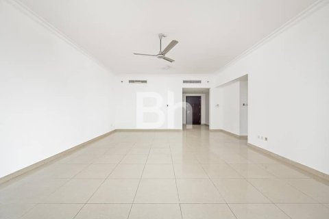 Apartment in Jumeirah Lake Towers, Dubai 2 bedrooms, 151 sq.m. № 56745 - photo 14