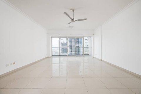 Apartment in Jumeirah Lake Towers, Dubai 2 bedrooms, 151 sq.m. № 56745 - photo 16