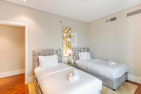 Apartment in Business Bay, Dubai 2 bedrooms, 295.62 sq.m. № 136728 - photo 12
