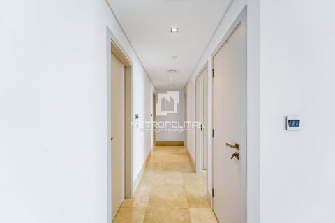 Купить квартиру в Пальме Джумейре, Дубай: 3 спальни, 161м², № 15323 - фото 11