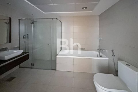 Apartment in Dubai Marina, Dubai 2 bedrooms, 169 sq.m. № 24024 - photo 18