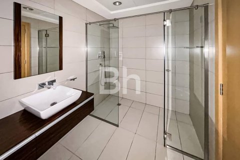 Apartment in Dubai Marina, Dubai 2 bedrooms, 169 sq.m. № 24024 - photo 17