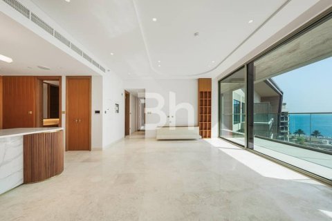 Apartment in Palm Jumeirah, Dubai 2 bedrooms, 126 sq.m. № 24022 - photo 15