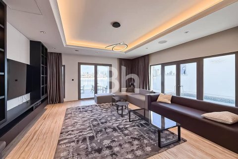 Villa in Palm Jumeirah, Dubai 4 bedrooms, 680 sq.m. № 24023 - photo 28