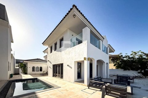 Villa in Palm Jumeirah, Dubai 4 bedrooms, 680 sq.m. № 24023 - photo 27