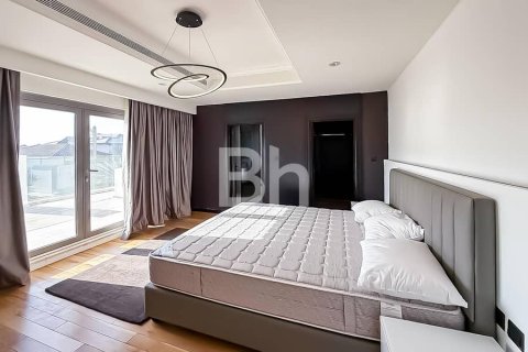 Villa in Palm Jumeirah, Dubai 4 bedrooms, 680 sq.m. № 24023 - photo 1