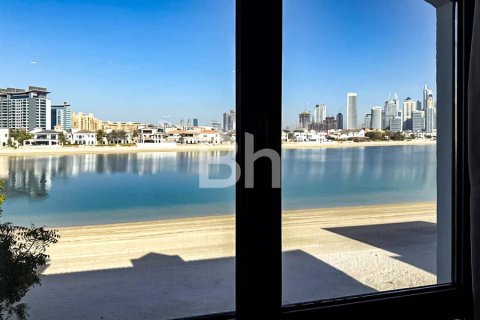 Villa in Palm Jumeirah, Dubai 4 bedrooms, 680 sq.m. № 24023 - photo 3