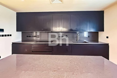 Villa in Palm Jumeirah, Dubai 4 bedrooms, 680 sq.m. № 24023 - photo 22