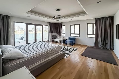 Villa in Palm Jumeirah, Dubai 4 bedrooms, 680 sq.m. № 24023 - photo 11