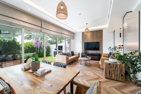 Maison de ville à Dubai, 3 chambres, 153 m², № 105706