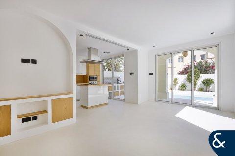 Villa à Springs 12, The Springs, Dubai, 3 chambres, 167 m², № 75358 - photo 2