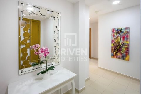Apartment in Business Bay, Dubai 2 bedrooms, 104 sq.m. № 19872 - photo 9