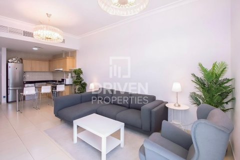 Apartment in Business Bay, Dubai 2 bedrooms, 104 sq.m. № 19872 - photo 1