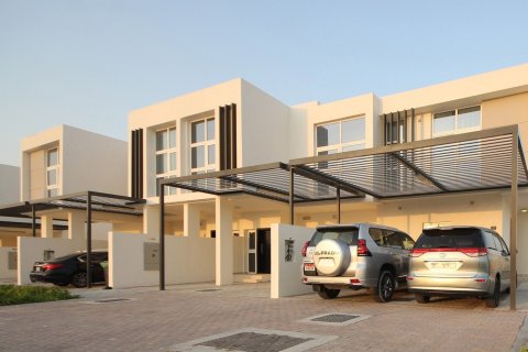 Villa in DAMAC Hills (Akoya by DAMAC), Dubai 4 bedrooms, 389 sq.m. № 103655 - photo 3