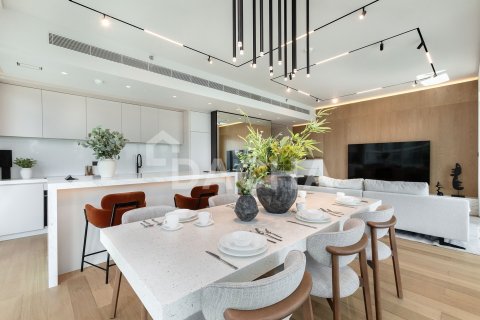 Appartement à EMAAR Beachfront, Dubai Harbour, Dubai, 3 chambres, 195 m², № 111621