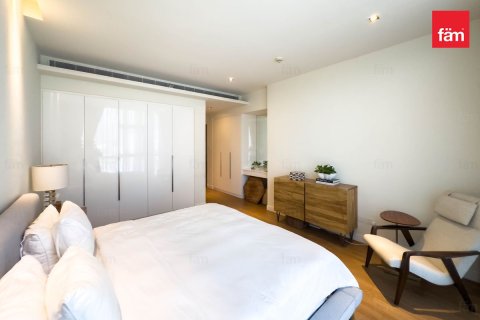 Apartment in Al Wasl, Dubai 3 bedrooms, 212.3 sq.m. № 67325 - photo 16