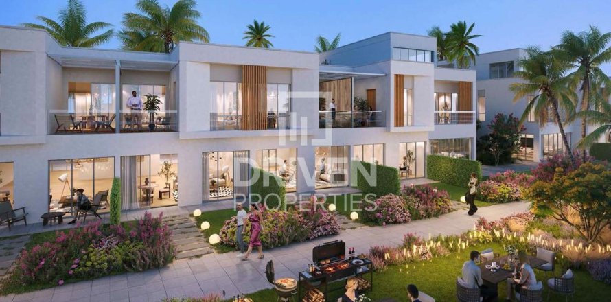 Adosado en Dubai Investment Park, Dubai, 4 dormitorios, 144.56 m², № 140404