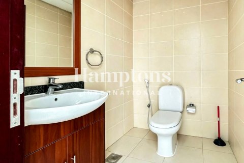 Apartment in Jumeirah Lake Towers, Dubai 2 bedrooms, 94.29654500 sq.m. № 139573 - photo 13