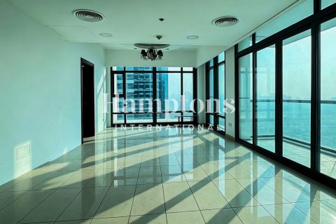 Apartment in Jumeirah Lake Towers, Dubai 2 bedrooms, 94.29654500 sq.m. № 139573 - photo 11