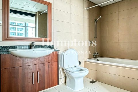 Apartment in Jumeirah Lake Towers, Dubai 2 bedrooms, 94.29654500 sq.m. № 139573 - photo 12