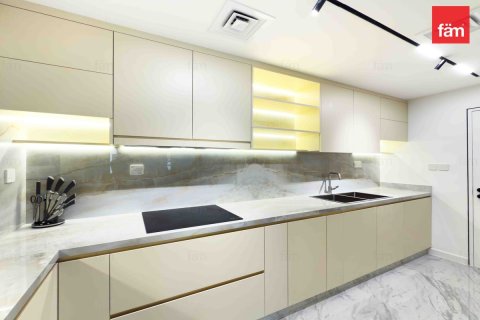 Apartment in Dubai 3 bedrooms, 175 sq.m. № 47767 - photo 19
