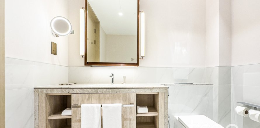Apartamento en Address Harbour Point, Dubai Creek Harbour (The Lagoons), Dubai, 1 dormitorio, 72.56 m², № 124814