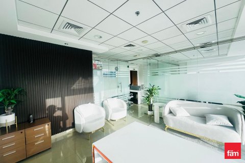 Bureau à Business Bay, Dubai, 61.4 m², № 112853 - photo 13