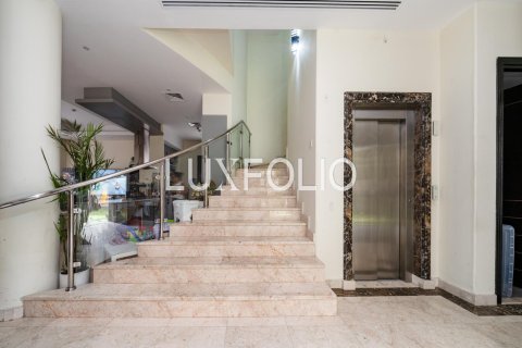 Villa à Jumeirah Village Circle, Dubai, 5 chambres, 545 m², № 45896 - photo 4