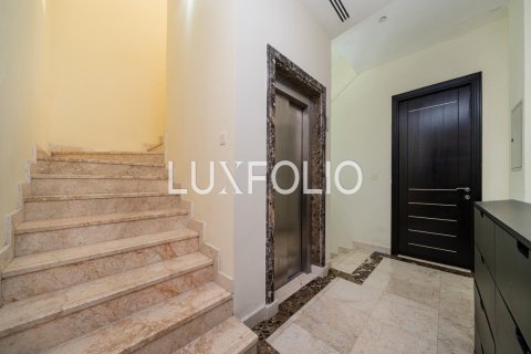 Villa à Jumeirah Village Circle, Dubai, 5 chambres, 545 m², № 45896 - photo 22