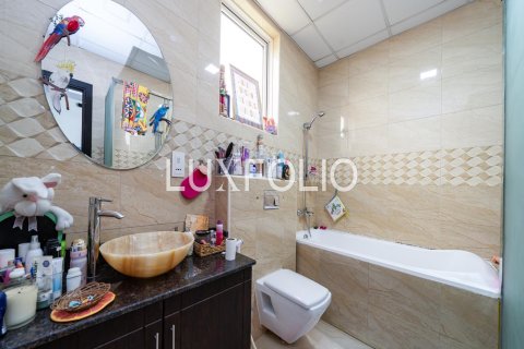 Villa à Jumeirah Village Circle, Dubai, 5 chambres, 545 m², № 45896 - photo 16