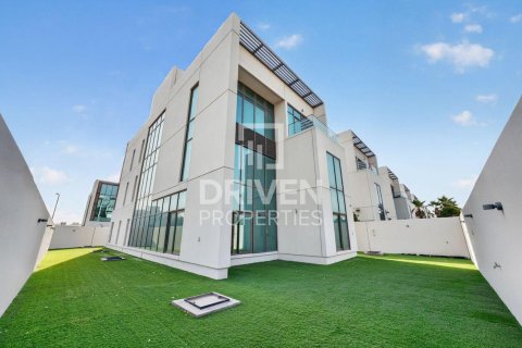 Villa in Meydan, Dubai 6 bedrooms, 554.82 sq.m. № 129563 - photo 15