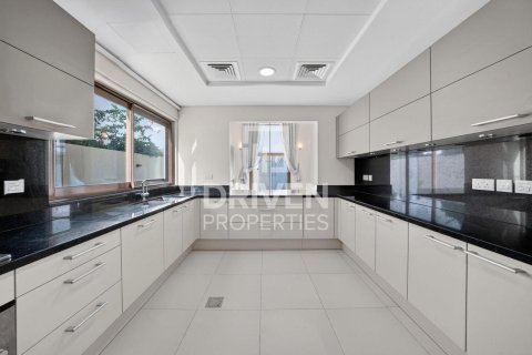 Villa in Meydan, Dubai 6 bedrooms, 554.82 sq.m. № 129563 - photo 8