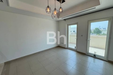 Снять в аренду таунхаус в Al Furjan, Дубай: 3 спальни, 224м², № 22990 - фото 12