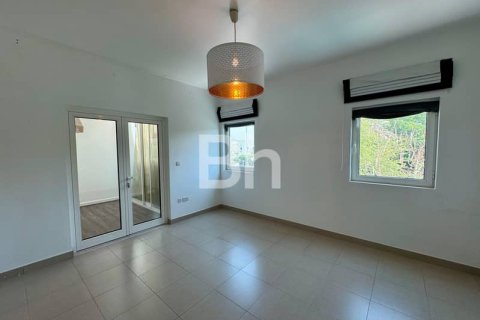 Снять в аренду таунхаус в Al Furjan, Дубай: 3 спальни, 224м², № 22990 - фото 11