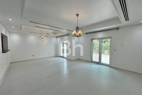 Снять в аренду таунхаус в Al Furjan, Дубай: 3 спальни, 224м², № 22990 - фото 2