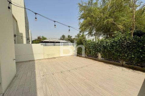 Снять в аренду таунхаус в Al Furjan, Дубай: 3 спальни, 224м², № 22990 - фото 17