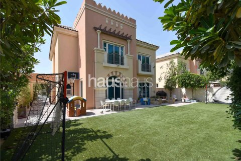 Villa in Dubai Sports City, Dubai 5 bedrooms, 403 sq.m. № 44252 - photo 1