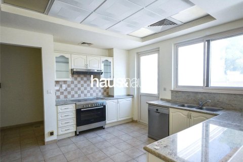 Villa in Dubai Sports City, Dubai 5 bedrooms, 403 sq.m. № 44252 - photo 7