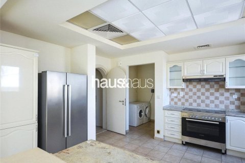 Villa in Dubai Sports City, Dubai 5 bedrooms, 403 sq.m. № 44252 - photo 8