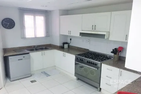 Villa in Springs 10, The Springs, Dubai 4 bedrooms, 288 sq.m. № 62292 - photo 4