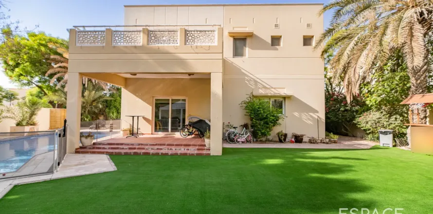 Villa in Meadows, Dubai 4 bedrooms, 373 sq.m. № 62289