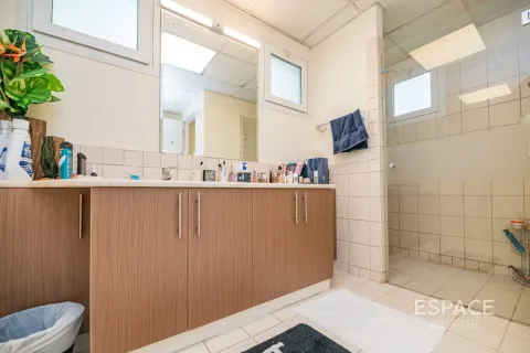 Villa in Meadows, Dubai 4 bedrooms, 373 sq.m. № 62289 - photo 13