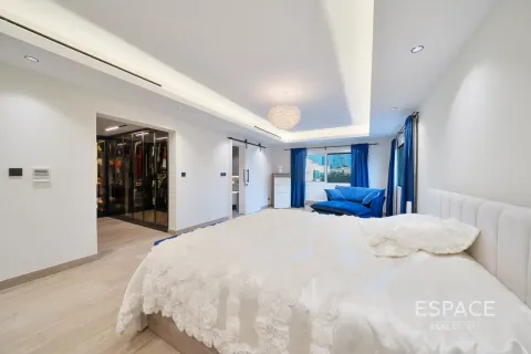 Villa in Meadows 8, Meadows, Dubai 4 bedrooms, 362 sq.m. № 122615 - photo 14
