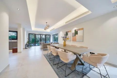 Villa in Meadows 8, Meadows, Dubai 4 bedrooms, 362 sq.m. № 122615 - photo 7